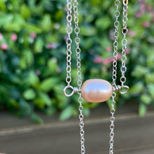 Load image into Gallery viewer, Blush Pearl Necklace