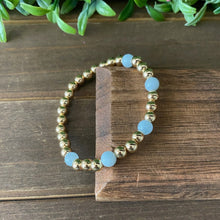 Load image into Gallery viewer, Aquamarine & Gold Bracelet