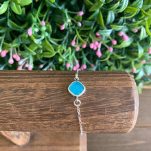 Load image into Gallery viewer, Chalcedony Square Cut Glass Stone bracelet