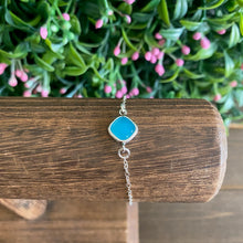 Load image into Gallery viewer, Chalcedony Square Cut Glass Stone bracelet