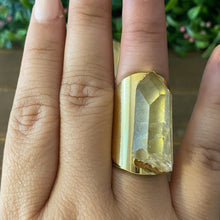 Load image into Gallery viewer, Clear Quartz Adjustable Ring