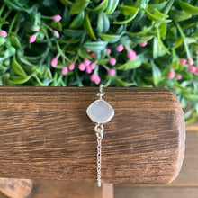 Load image into Gallery viewer, Quartz Glass Square Cut Bracelet