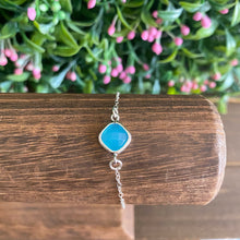 Load image into Gallery viewer, Chalcedony Square Cut Glass Stone bracelet