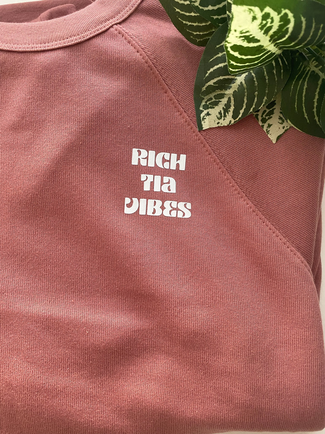 Rich Tía Vibes Crewneck